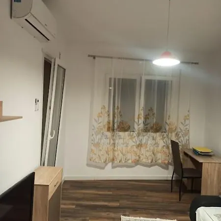 Apartament Lovely New Near The Historic Center.
