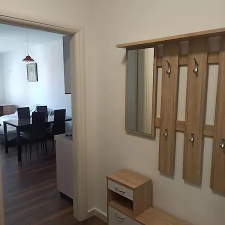 Lovely New Near The Historic Center. Apartament